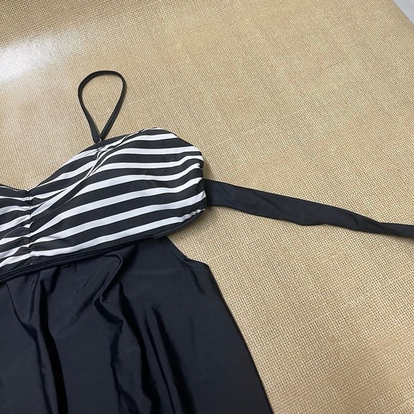 Tankini Top Size XLg - Picture 5 of 7